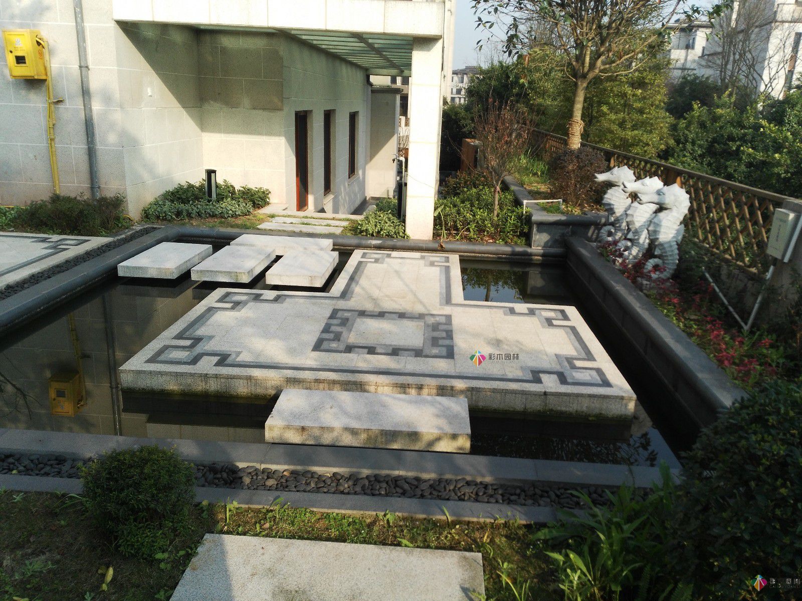 如何營(yíng)造高大尚的私家花園？